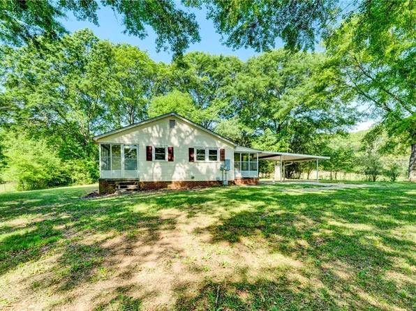 105 Hampton Rd, Williamston, SC 29697
