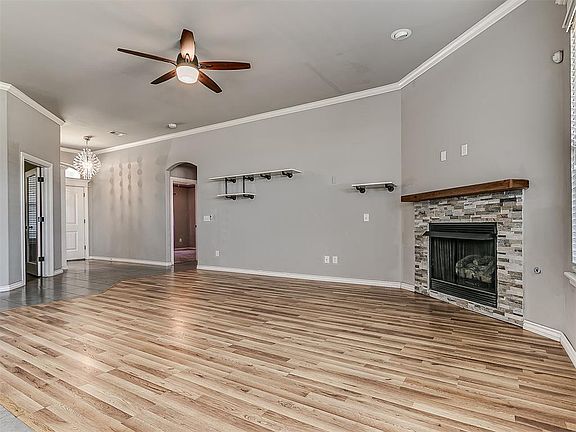 4th image of 2416 SE 92nd Ter