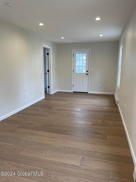 5th image of 17 Thomas Avenue