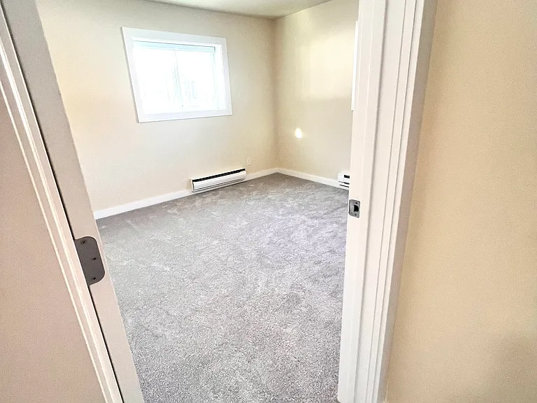 2nd bedroom empty