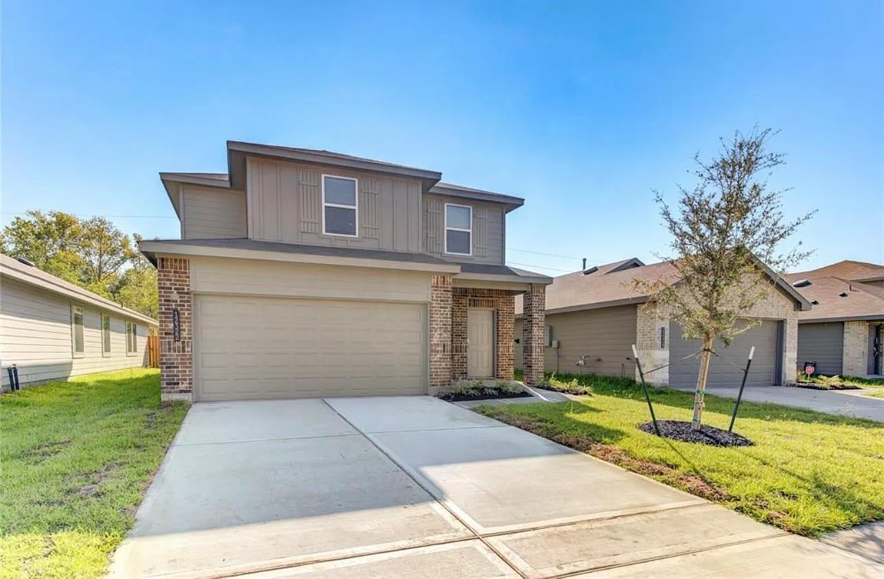 3 bed, 2.5 bath, 2003 sqft, $2,350 — Photo 2