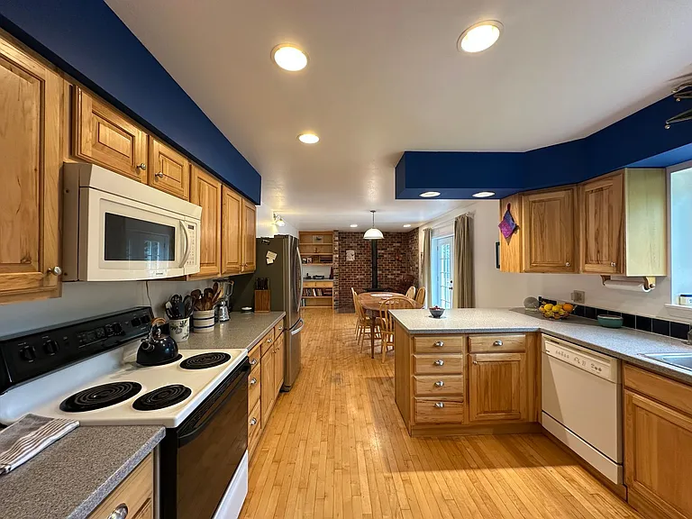 4069 Old Wood Rd — Photo 3
