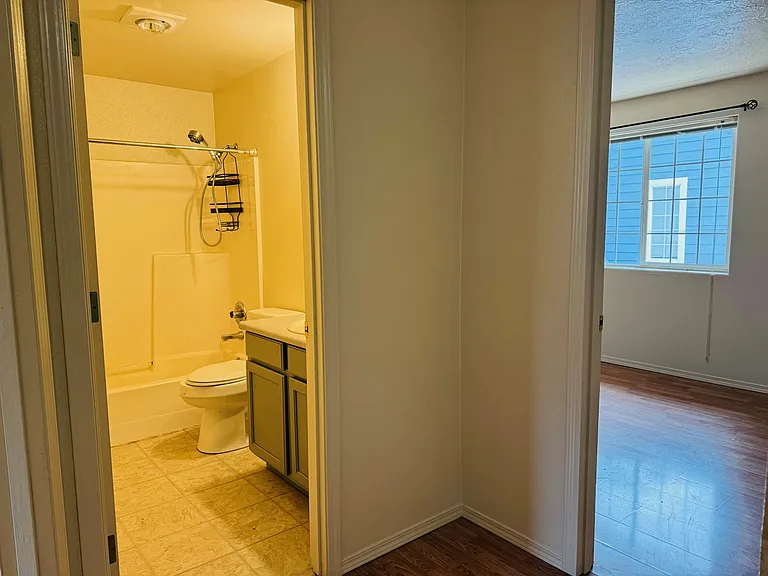 4556 NE 119th Ave #10 — Photo 22