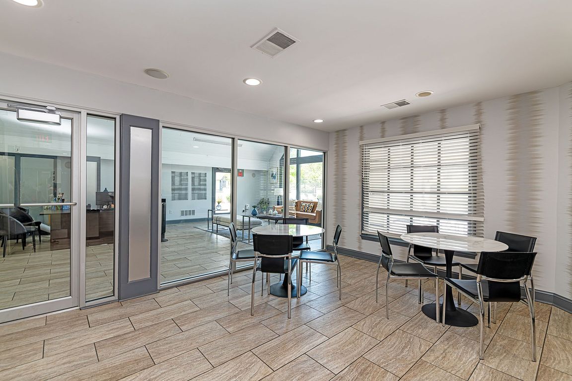 Leasing Office