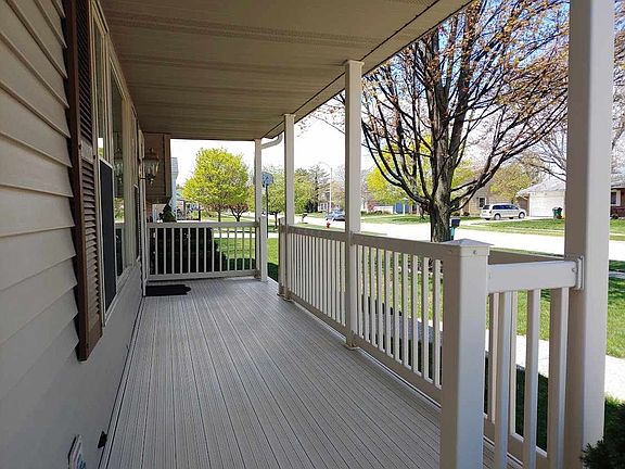 3rd image of 3350 Brentway Dr