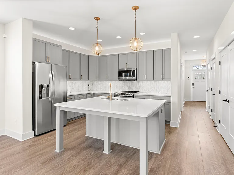 2045 Oakwood Ave — Photo 11