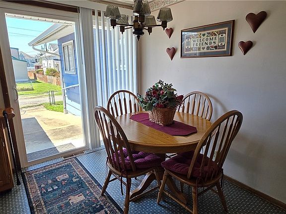 4th image of 6 Thompson Ln