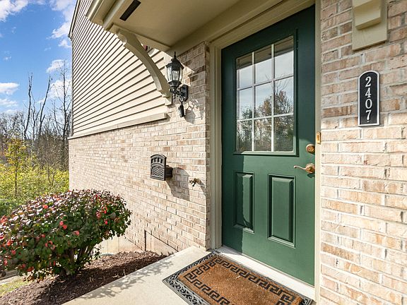 2nd image of 2407 Twelve Oaks Dr #201