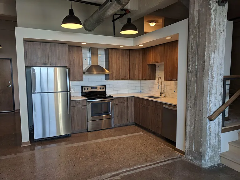 LL Olds Warehouse Lofts & Flats — Photo 3