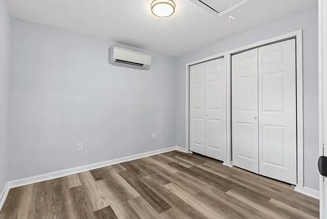 2410 E Columbus Dr — Photo 18