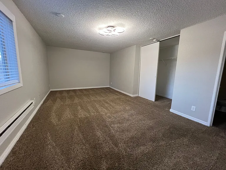 Raintree Apartments — Photo 23