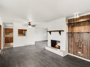 803 NW Black Twig Ln, Lees Summit, MO 64081