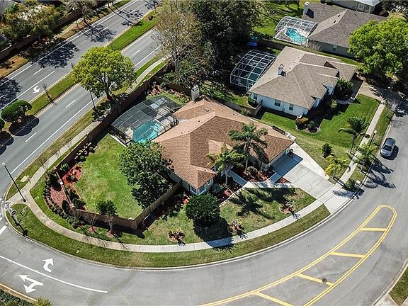 2nd image of 1518 Carillon Park Dr