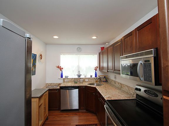 4th image of 205 S Hampton Dr