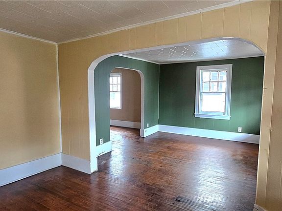 2nd image of 274 Champlain St