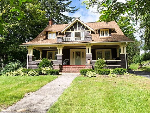 3rd image of 13 Lake St