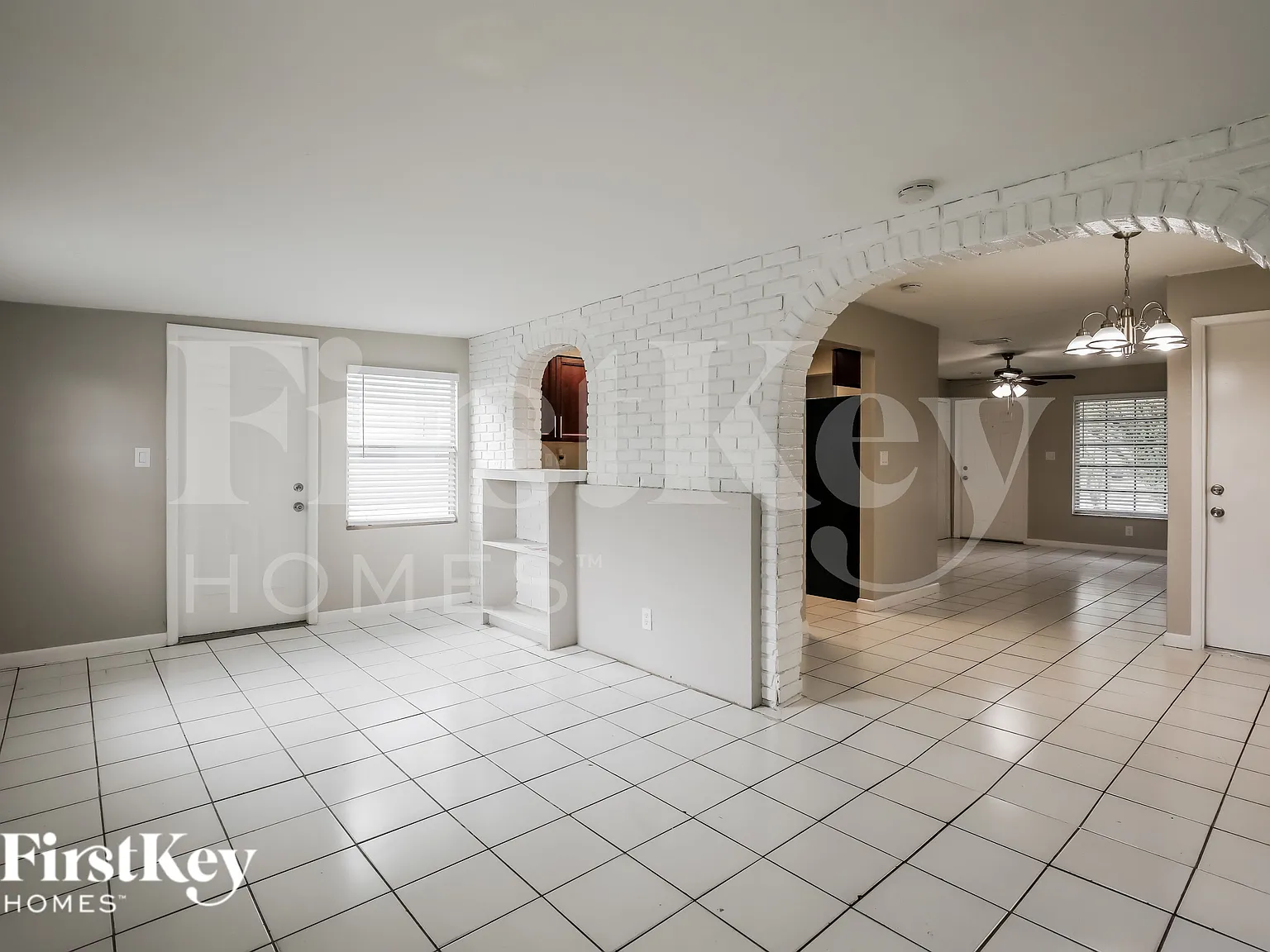 3 bed, 2.0 bath, 1295 sqft, $2,965 — Photo 4