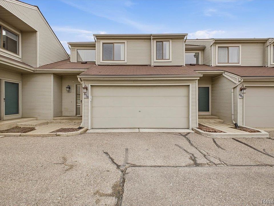 1st image of 678 Highgate Mews