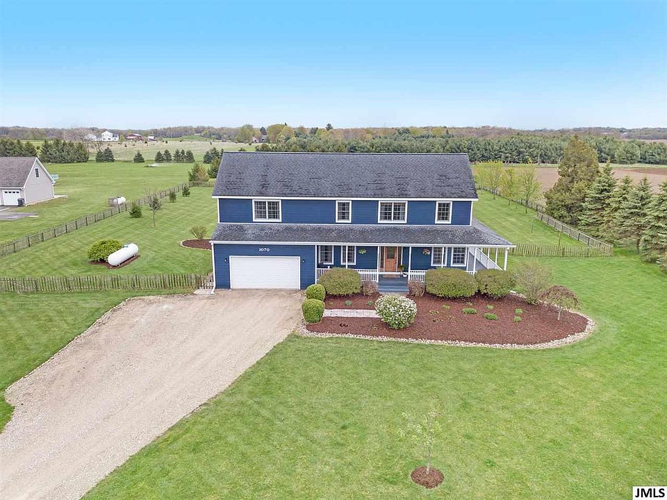 1st image of 1070 Deer Valley Dr