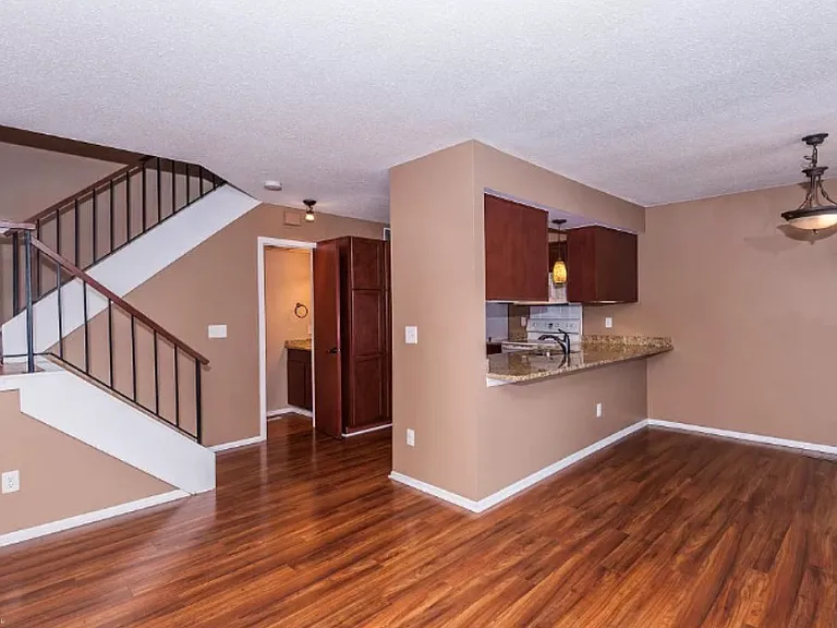 31 Elton Ridge Ct NW #31 — Photo 9