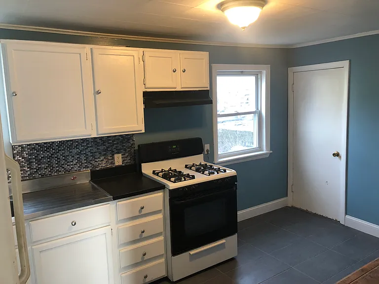 85 Glen St #4 — Photo 2
