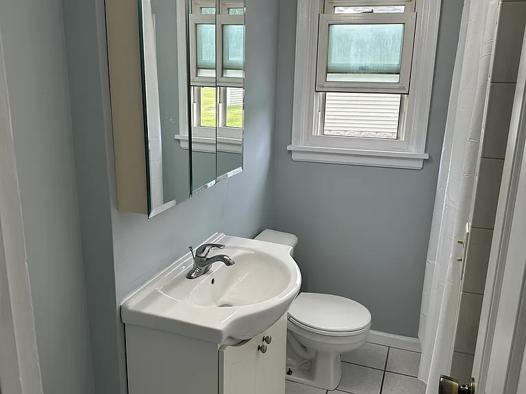 3233 Lincolnway E — Photo 7