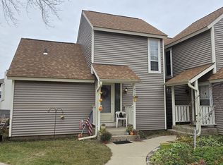 919 Bidwell Dr, Gurnee, IL 60031