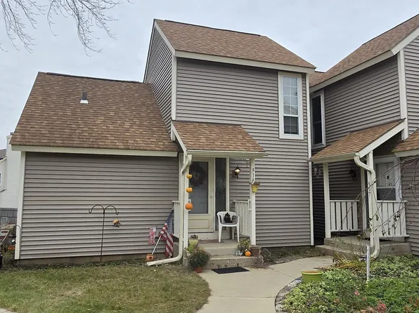 919 Bidwell Dr, Gurnee, IL 60031