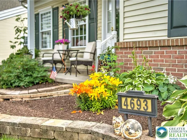 4693 Blue Grass Ln, Macungie, PA 18062