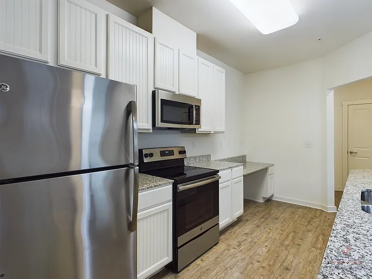 Mystic Bluff Apartments — Photo 50
