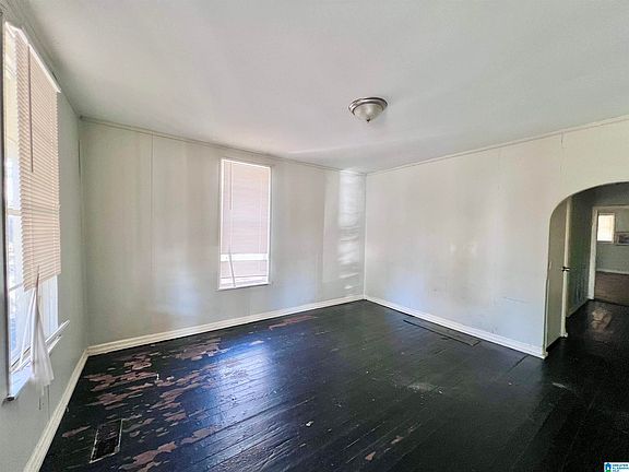 5th image of 1615 Dartmouth Ave