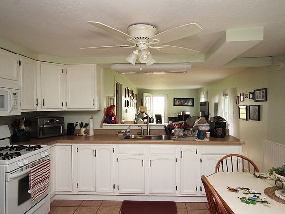 2nd image of 212 S 4th St