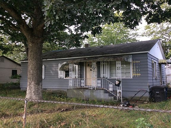 2nd image of 2934 Benton St