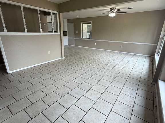 2nd image of 829 Maple Shade Rd