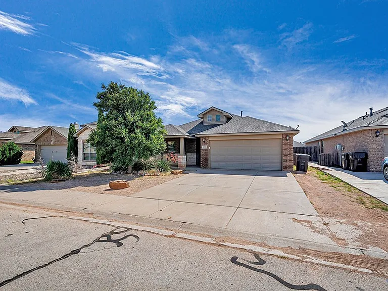 608 Memorial Ct — Photo 5