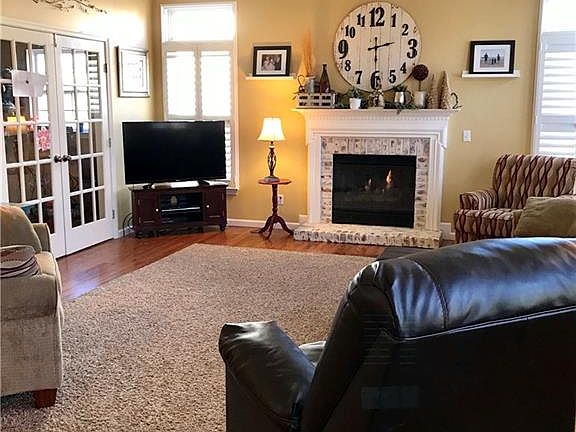 3rd image of 177 Aster Pl