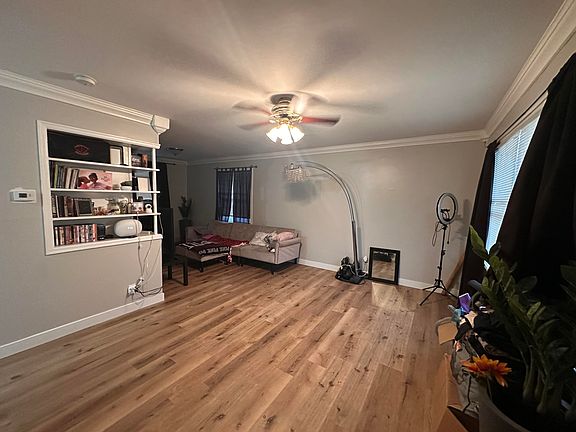 3rd image of 4536 Miller Ave