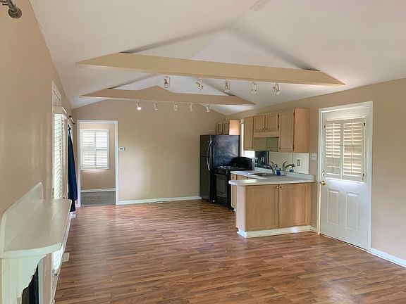 Living Room/Kitchen