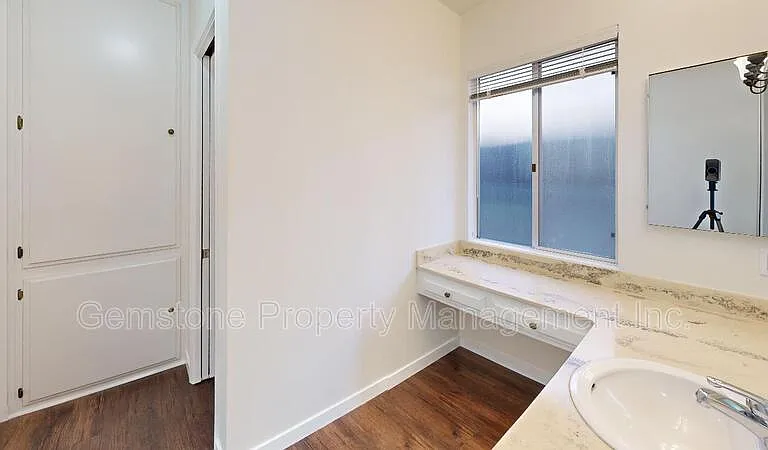 2544 Cornwall St — Photo 17