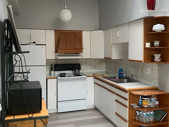 2nd image of 23 E Main St APT A