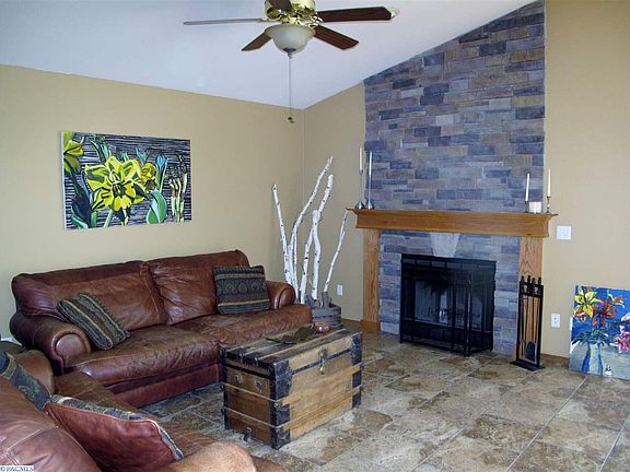 5th image of 3705 Equestrian Dr