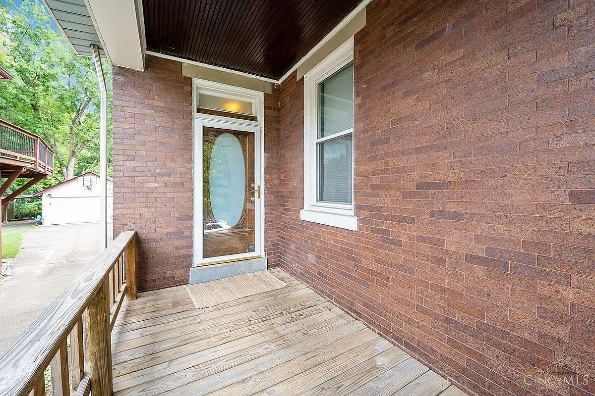 Building Photo - 2964 Deckebach Ave