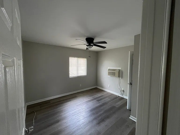 University Crossings Apartments — Photo 29