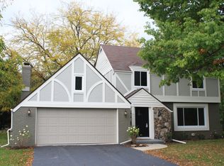 895 Apple Creek Dr, Perrysburg, OH 43551