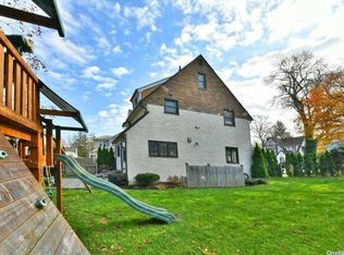 321 Hollywood Ave, Little Neck, NY 11363