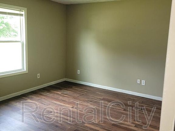 4th image of 300 Fuller Ave