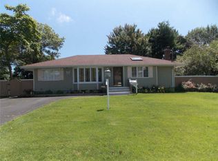 18 Craig Rd, Islip Terrace, NY 11752
