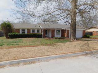412 S 10th St, Yukon, OK 73099
