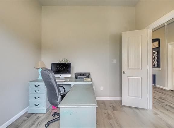 5th image of 212 Nash Ln