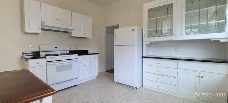1st image of 1749 Greenwich St #1743